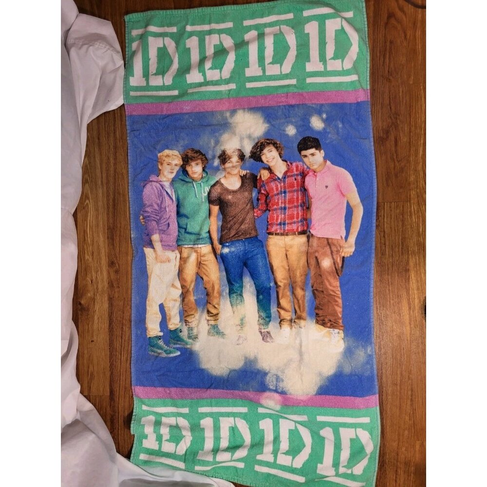2012 1 Direction Beach Towel Read Flaw